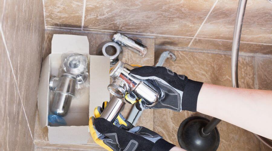 Professional gutter cleaning in Batchtown, IL